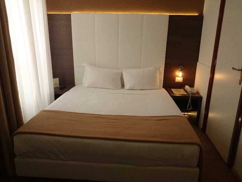 Ambassador-Monaco Hotel Luaran gambar
