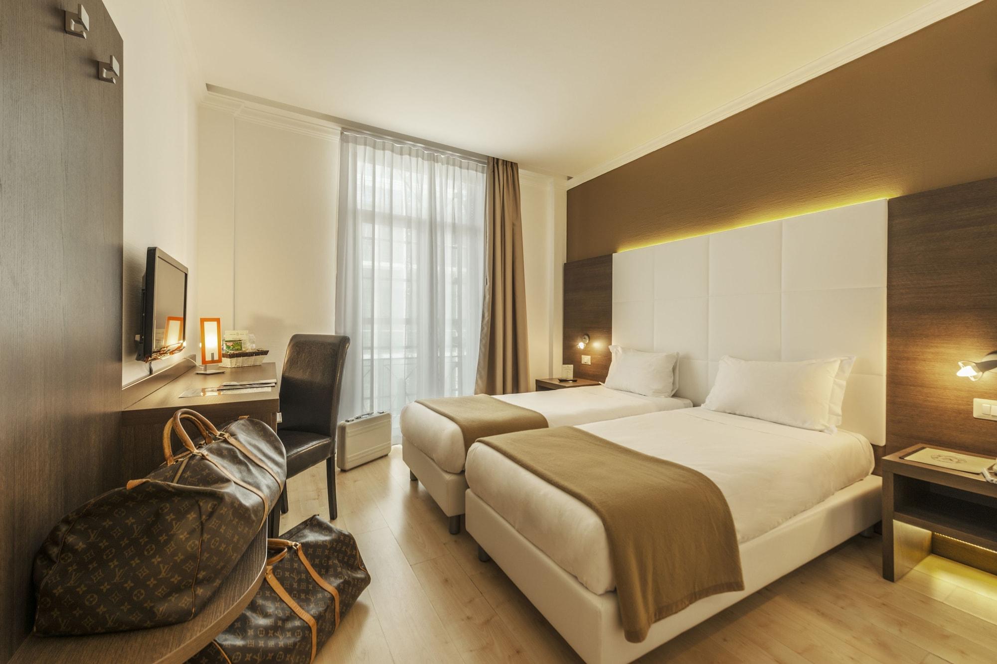 Ambassador-Monaco Hotel Luaran gambar