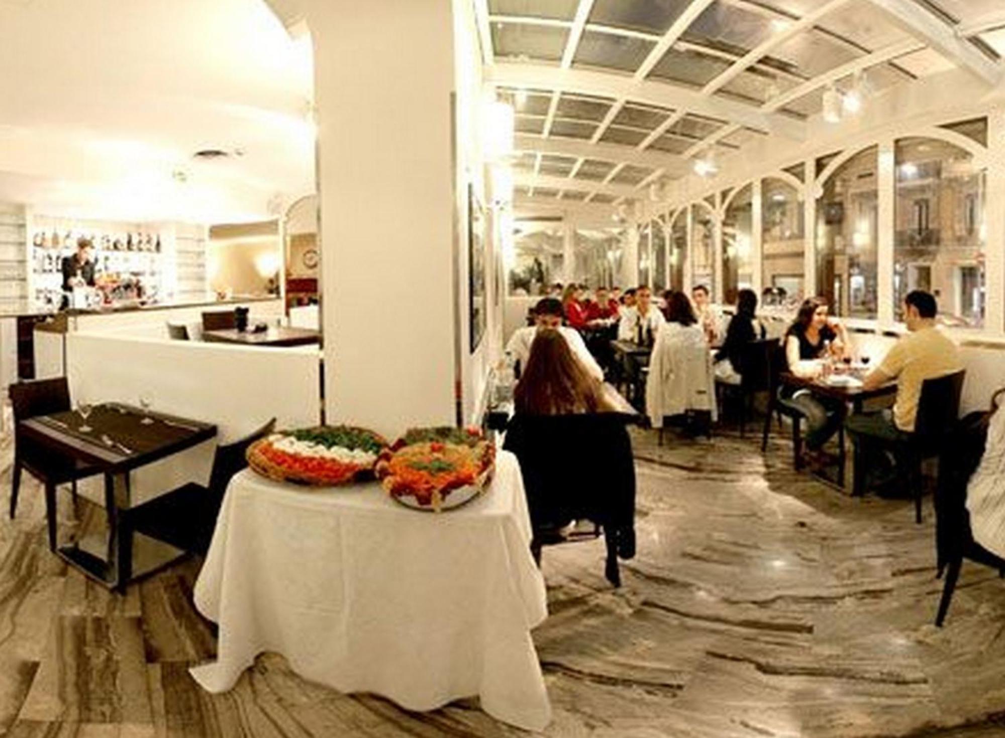 Ambassador-Monaco Hotel Luaran gambar