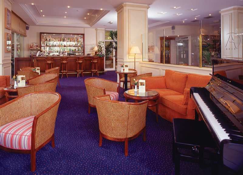 Ambassador-Monaco Hotel Luaran gambar